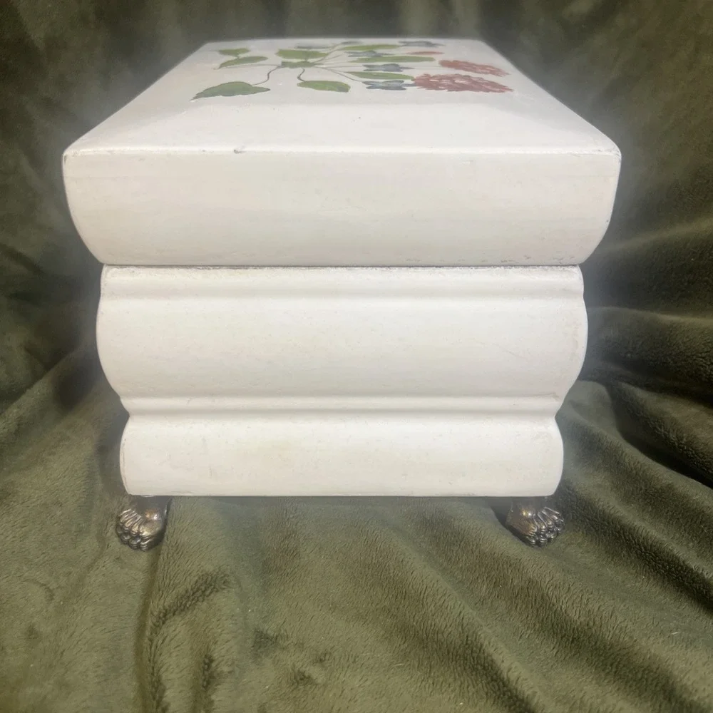 VTG Hand Painted‎ Wooden Floral Jewelry/ Trinket Box Hinged Lid (1951)